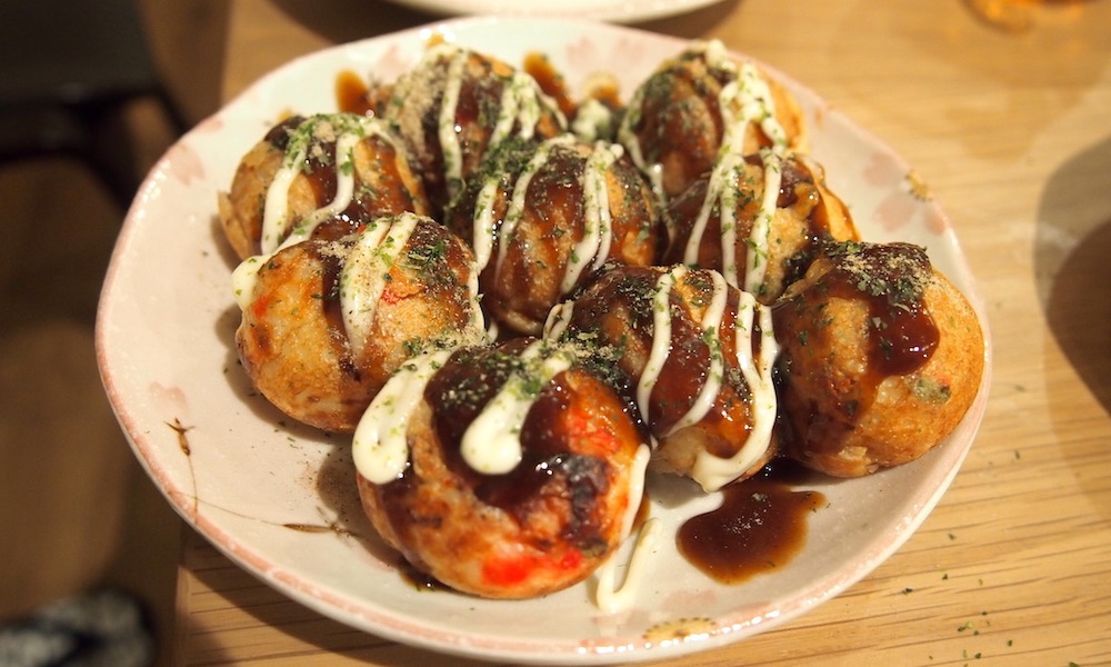 takoyaki-cooking