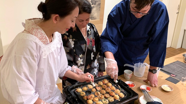 tako-yaki Cooking