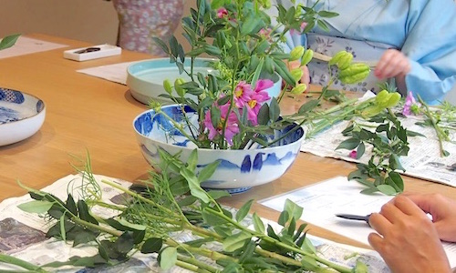 Flower arrangement experience